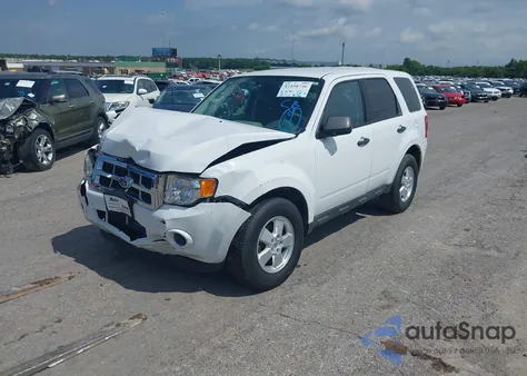 2012 Ford Escape Xls z USA, uszkodzony, nr VIN 1FMCU0C70CKC47257